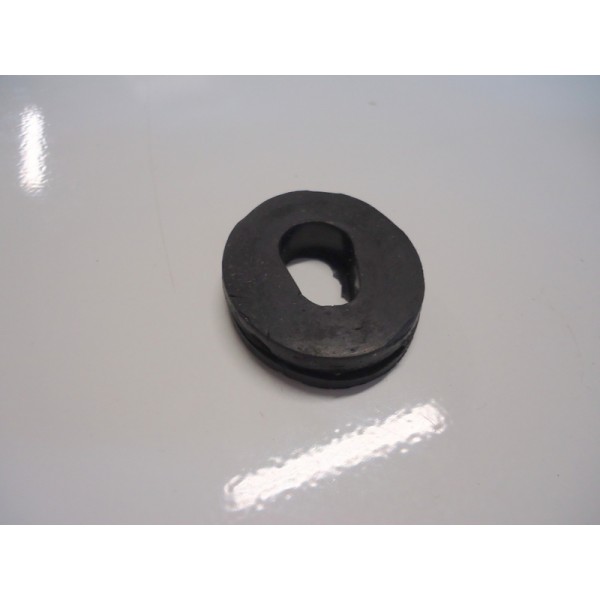 RUBBER GROMMET WITH OVAL HOLE FIAT 500 (click for the list of use)