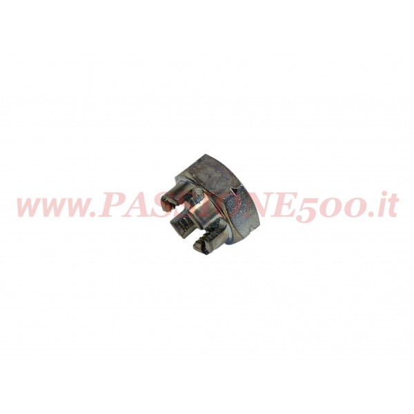 DADO A CORONA - FILETTATURA DESTRA - PER MOZZO PERNO FUSO FIAT 500 N D GIARDINIERA base D